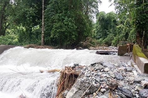 Villagers repair water supply project headworks - The Arunachal Times