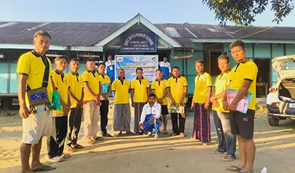 100 community volunteers