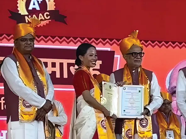 Library volunteer Nishanlu Kri wins gold medal in MA sociology