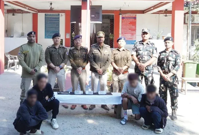 Counterfeit notes worth Rs. 1.12 lakh seized, four arrested