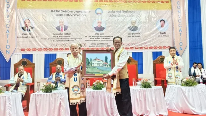 Guv urges graduates to use knowledge to uplift communities