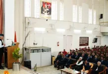 Guv visits Sainik School in Rewa