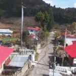 House roofs in Morshing painted in different hues