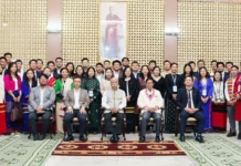 Guv exhorts APCS officers to adopt citizen-centric approach