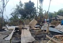 Fire reduces 2 houses to ashes