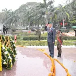 Guv interacts with fmr corps commanders