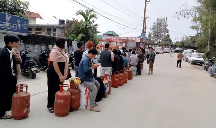 Hundreds flock to LPG agencies as panic grips consumers