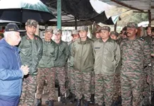Guv visits border outpost near LAC, boosts morale of armed forces
