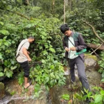 Men on a mission to revive extinct fabrics