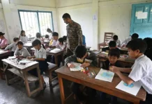 Spearhead Gunners celebrate World Art Day with students